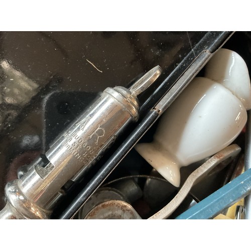 578 - Qty of collectables