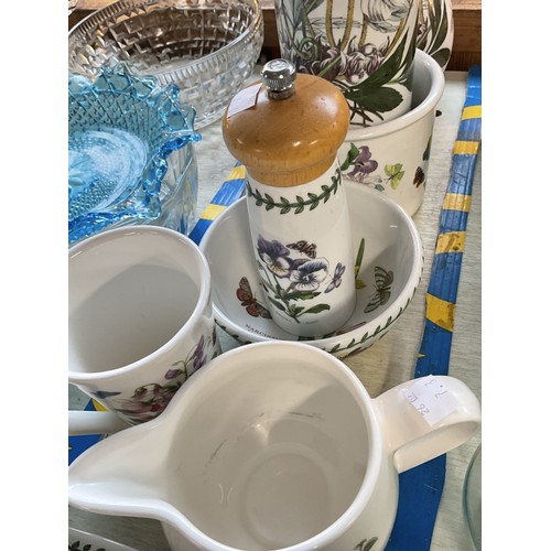 586 - 8 pieces of Portmeirion