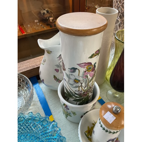 586 - 8 pieces of Portmeirion