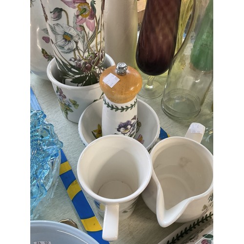 586 - 8 pieces of Portmeirion