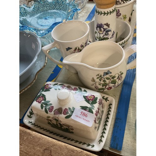 586 - 8 pieces of Portmeirion