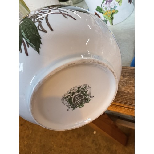 586 - 8 pieces of Portmeirion