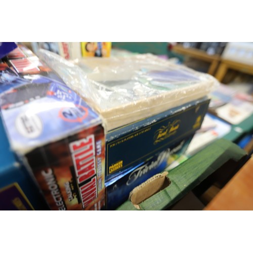 332 - Large qty of board games, some vintage