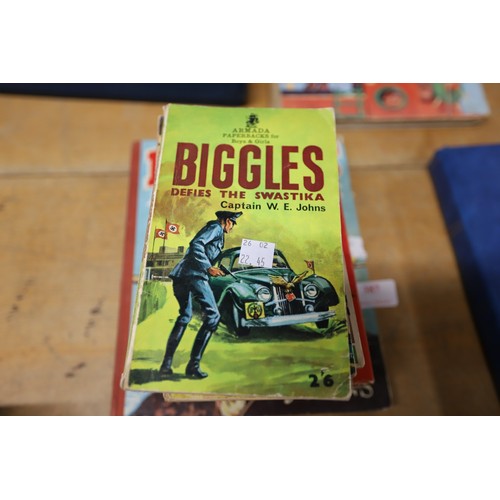 387 - Biggles books, incl 1st edition 'Biggle goes to school' with dust jacket