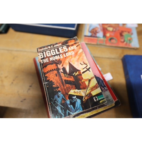 387 - Biggles books, incl 1st edition 'Biggle goes to school' with dust jacket