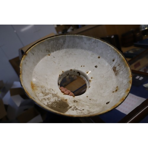396 - Enamel lightshade