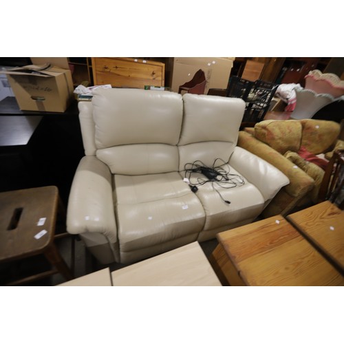 614 - Lazyboy leather reclingin sofa - warranted until 12 noon Tuesday following the above sale