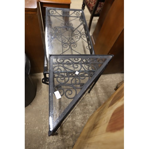 643 - Glass top coffee table & corner stand