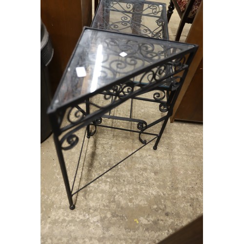 643 - Glass top coffee table & corner stand