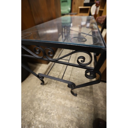643 - Glass top coffee table & corner stand