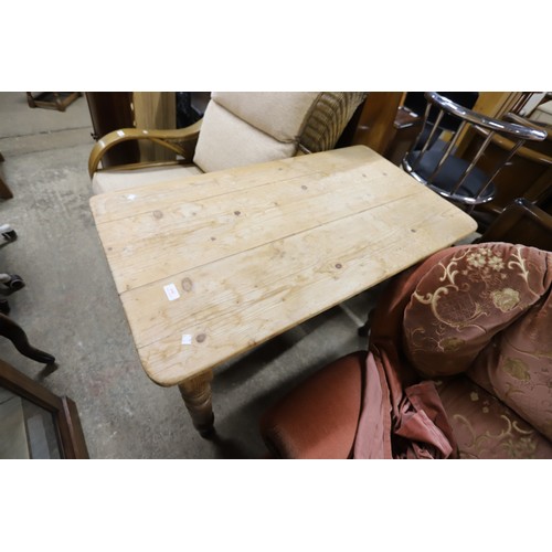 646 - Pine side table