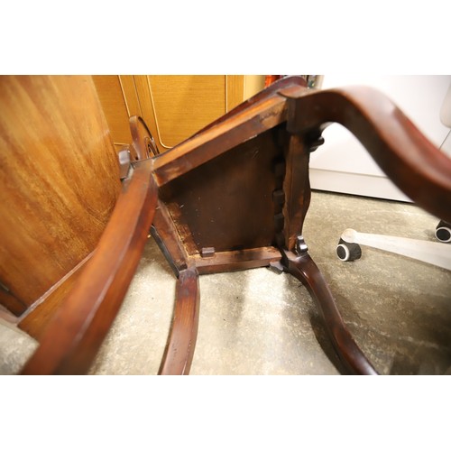 658 - Antique mahogany hall chair