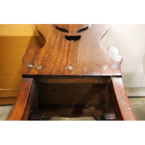 658 - Antique mahogany hall chair