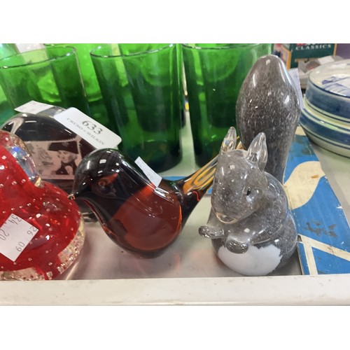 633 - Paperweights, incl Wedgwood animals