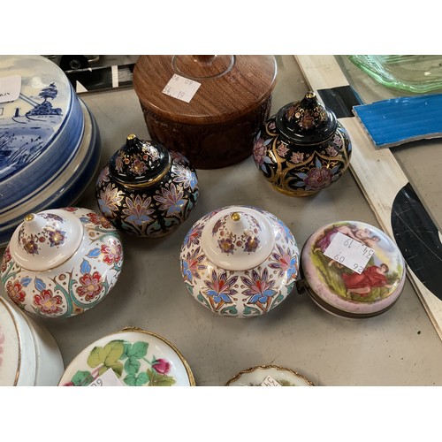 638 - Delft, enameled, pot, wood - all small trinket boxes