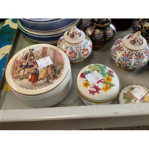 638 - Delft, enameled, pot, wood - all small trinket boxes