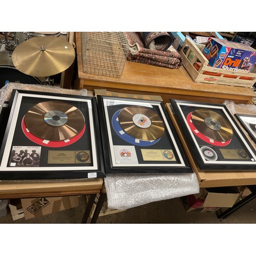 3 framed limited edition Queen gold style discs & commemorative CDs ...