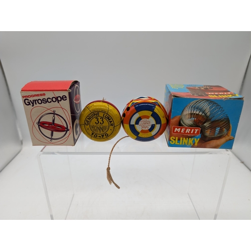 266 - Excellent Bundle of Vintage Toys - Original Whistling Tin Yoyo (Plus One Other), Original Merit Slin... 