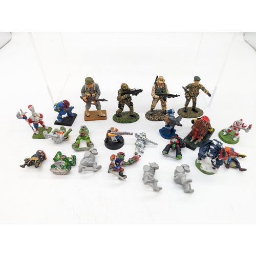 267 - Bundle of Lead Figures Plus Some Warhammer - Delprado - Soldiers Etc