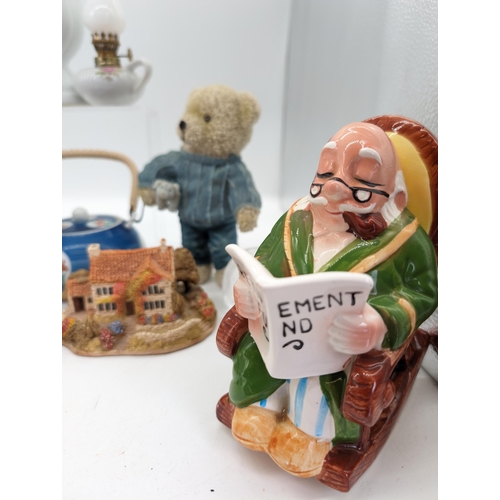 317 - Eclectic Bundle Ceramics / Ornaments / Lilliput Lane, Grandparent Moneyboxes, A Little bit of Everyt... 