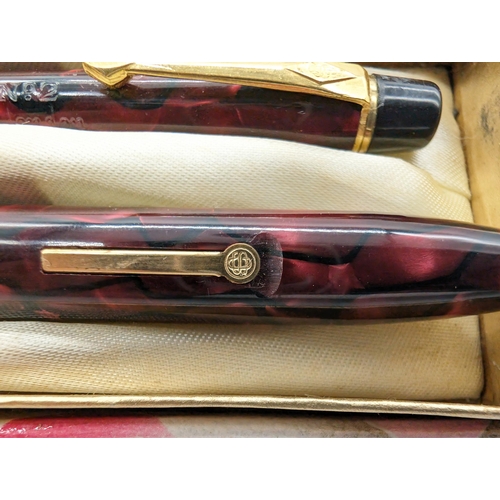 456 - Very Rare Conway Stewart  no# 14 ,14k Pen Set Marbled Red