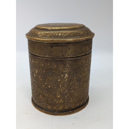 87 - Vintage Brass Decorated Storage Jar - Possibly Tobacco Jar Or Asian Spice Jar
10x15