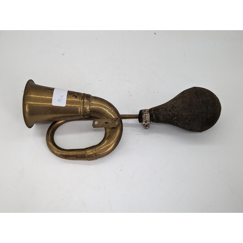 91A - Brass Classic Car Horn
31cm