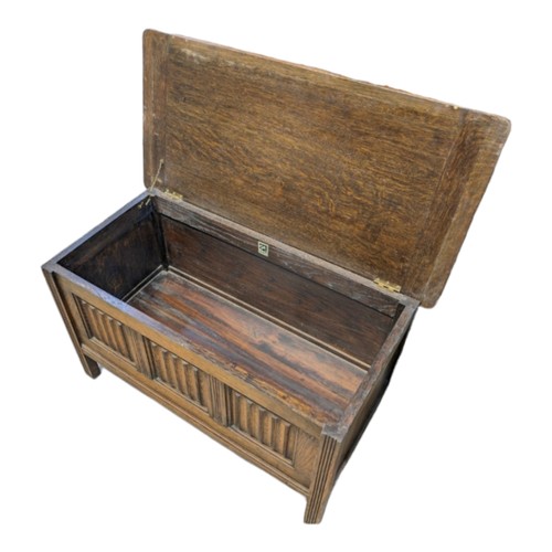 39 - Dark Wood Camphor Chest/ Blanket Box
90 x 46 x 52
Fyneladye Brand Label Inside