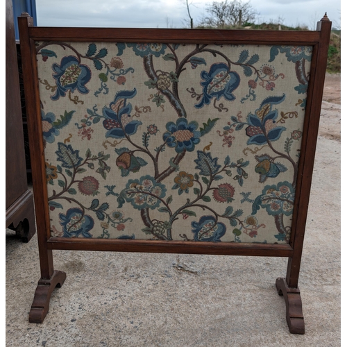 26 - Large Antique Oak / Woolwork Fire Screen With Wonderful Floral Pattern
76 x 84 h