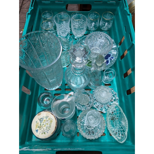 159 - Quantity of Cut Glass / Crystal