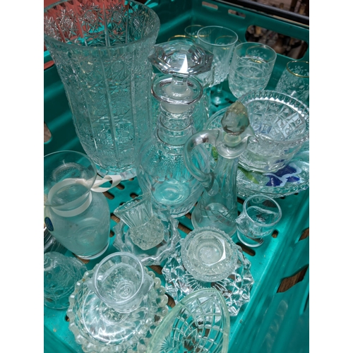 159 - Quantity of Cut Glass / Crystal