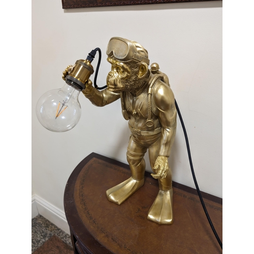 102 - Quirky Gilt Style Resin Scuba Diving Monkey Table Lamp ! 20x30x60cm