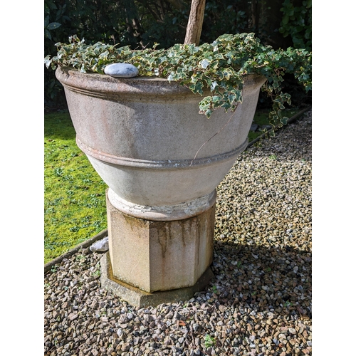 11 - Impressive Large 85cm Diameter Reconstituted Stone  Garden Planter With Concrete Pedestal base - Nic... 