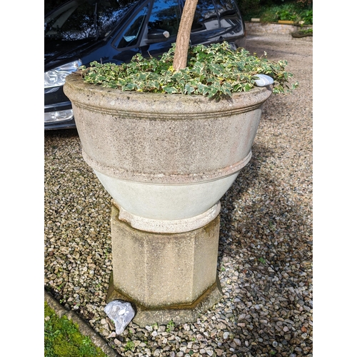 11 - Impressive Large 85cm Diameter Reconstituted Stone  Garden Planter With Concrete Pedestal base - Nic... 