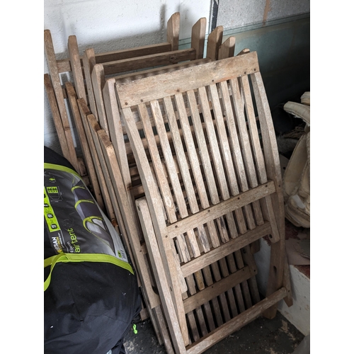 24 - Set of 6 Teak? Folding Garden Chairs - Appear In Good Condition 51x55x100cm