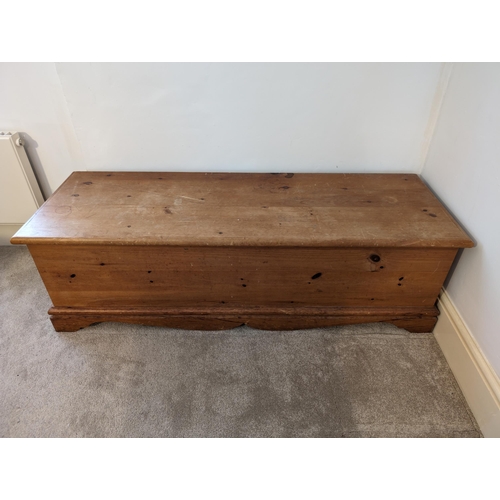 36 - Victorian? Solid Pine Extra Large Blanket Box / Ottoman - Excellent Heavy Solid Construction - Typic... 