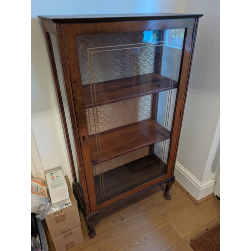 40 - Mahogany Glass Fronted Display Cabinet - With Two Shelves - Good Condition 61x28x115cm