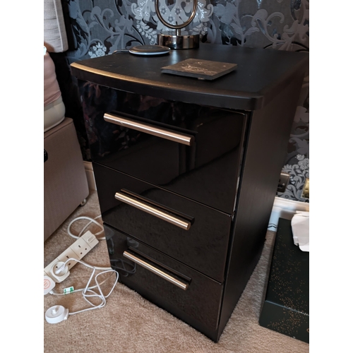 42 - Gloss Black Bedroom Furniture set (4) To Include; Two 3 Drawer Bedsides, 4 Drawer Chest, 2 Door Ward... 