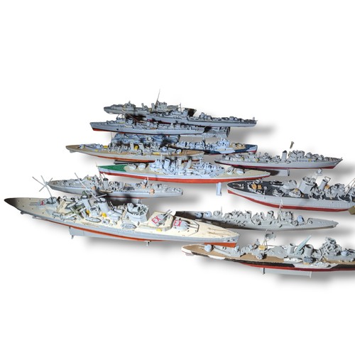 308 - Selection Of Vintage Prebuilt Model Boat Kits, Revell, Plus Lots More. Most 70/80s. Most Appear in G... 