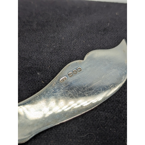 481 - Edwardian William Davenport 1894 Sterling Silver Fish Knife With Mother Of Pearl Handle 17cm 29.18g