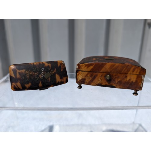 72 - Pair Antique Snuff Boxes, Tortoise Shell With Brass Wire Inlay With Floral Motif - Well Hinged With ... 