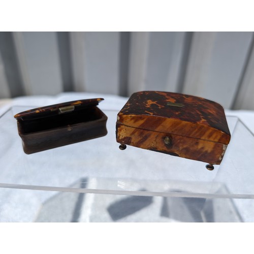 72 - Pair Antique Snuff Boxes, Tortoise Shell With Brass Wire Inlay With Floral Motif - Well Hinged With ... 