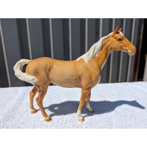 104 - Beswick Group (3) Palamino Swish Tail Has Reapairs To Legs, Two Smaller Ones Have Minor Ear Repairs ... 