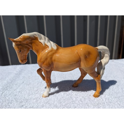 104 - Beswick Group (3) Palamino Swish Tail Has Reapairs To Legs, Two Smaller Ones Have Minor Ear Repairs ... 