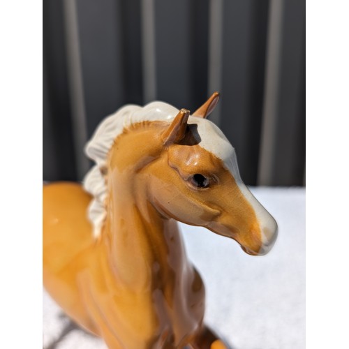 104 - Beswick Group (3) Palamino Swish Tail Has Reapairs To Legs, Two Smaller Ones Have Minor Ear Repairs ... 