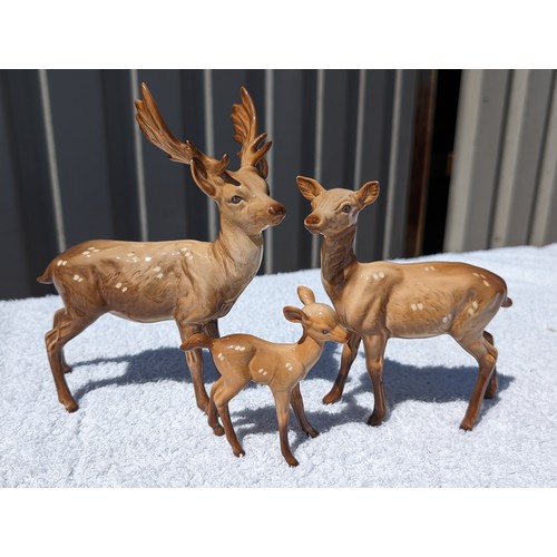 107 - Beswick Group (3) Deer Family Group / Foe / Stags / 20.5cm Doe has Leg Repair - Others Very Good