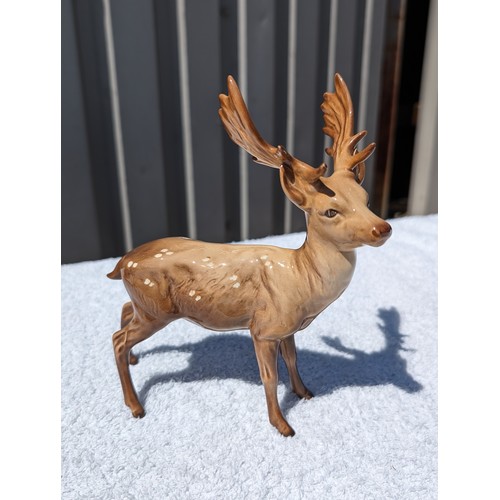 107 - Beswick Group (3) Deer Family Group / Foe / Stags / 20.5cm Doe has Leg Repair - Others Very Good