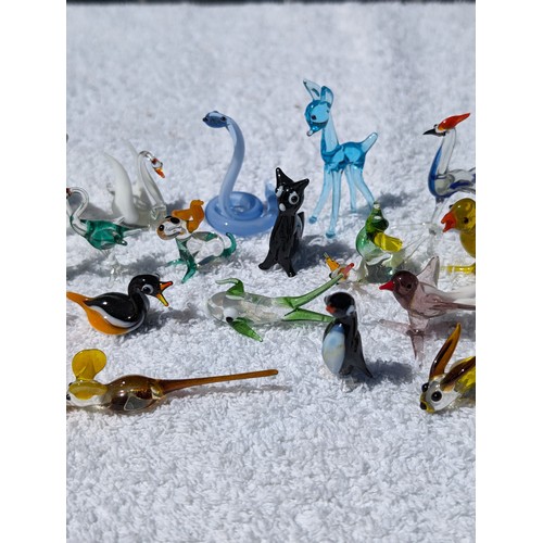 109 - Attractive Group Art Glass / Lamp Glass Miniature Animal Figurines. Most Appear Without Losses