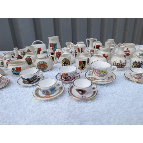 124 - Good Quantity Crested Ware, Majority Goss Some Arcadian , All Appears in Good Condition Plus Quantit... 