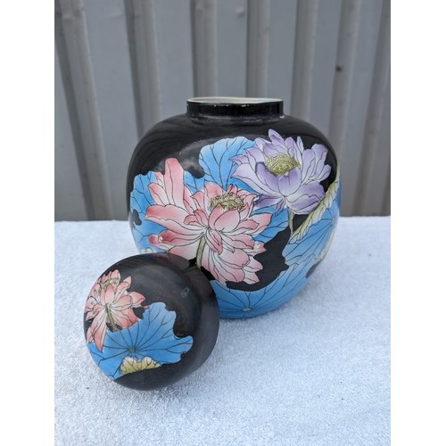 125 - Large Chinese Ginger Jar With Floral Design - Marked China To Base 30x20cm